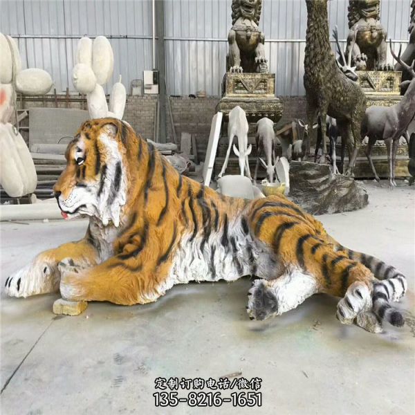 动物园户外玻璃钢彩绘喷漆仿真老虎雕塑摆件