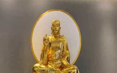 地藏王的雕像：神圣而又动人的形象