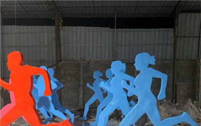 体育精神永恒不朽——体育广场剪影运动人物雕塑摆件