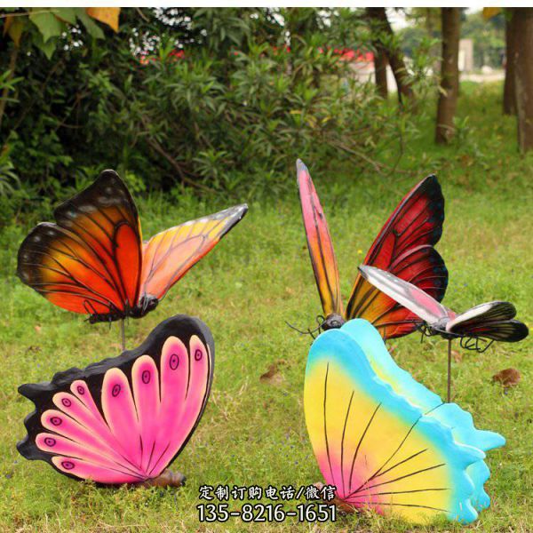 仿真蝴蝶雕塑是一款以蝴蝶为原型，由玻璃钢和彩绘工艺…