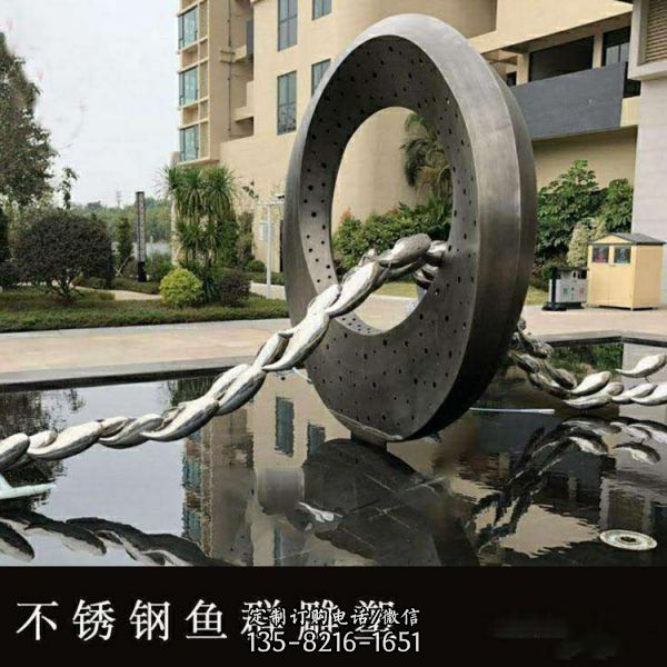 公园广场摆放不锈钢人物景观雕塑（3）