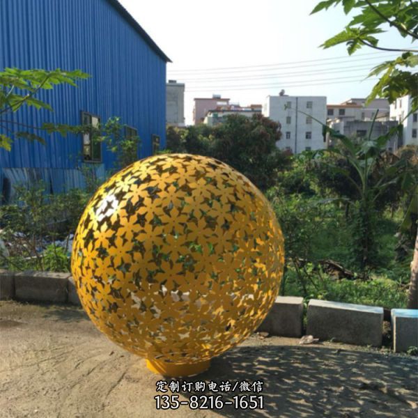不锈钢镂空花朵景观球广场景区装饰摆件，是一种以不锈…