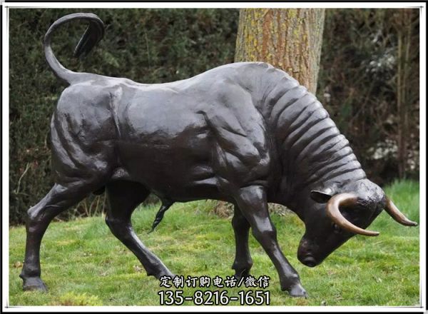 园林广场摆放大型抽象牛铜雕（1）