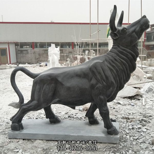 铜雕牛景观雕塑是由工厂精心设计制作的大型铜雕动物景…