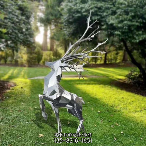 园林草地摆放不锈钢几何切面鹿动物雕塑