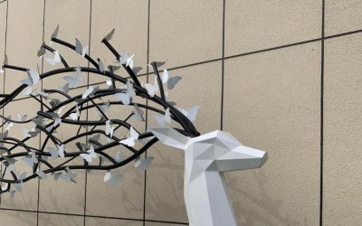 玻璃钢鹿雕塑——给公园广场带来活力