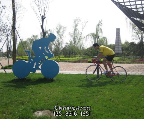 广场草坪不锈钢喷漆骑行运动人物标识雕塑