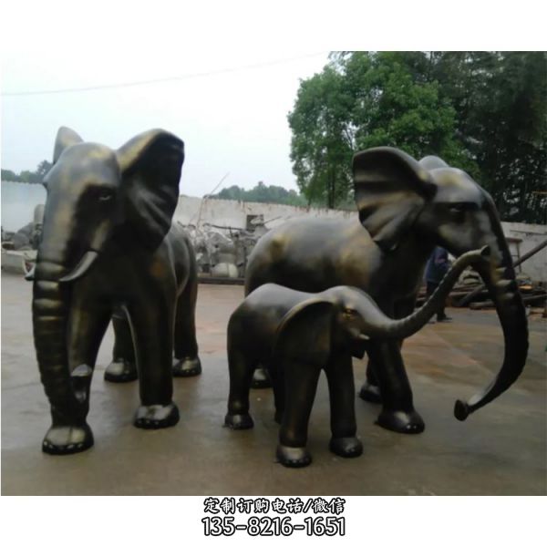 玻璃钢仿铜大象一家三口公园草坪雕塑小品
