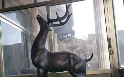 “小区草坪玻璃钢仿铜抬头鹿雕塑”