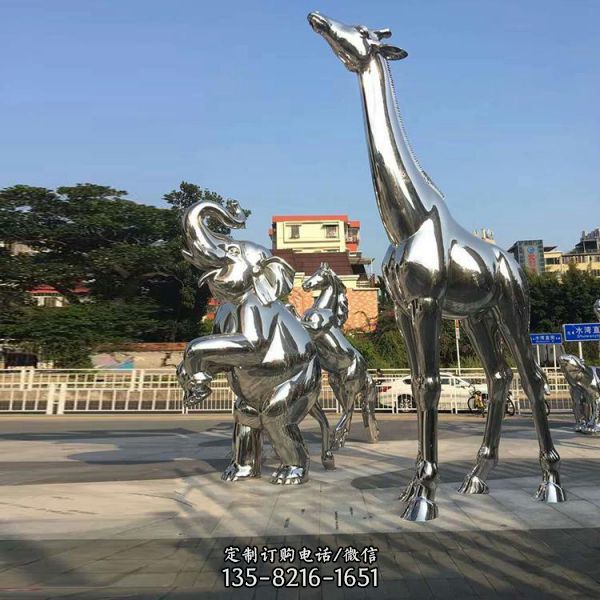 城市街头摆放不锈钢镜面抛光长颈鹿动物雕塑
