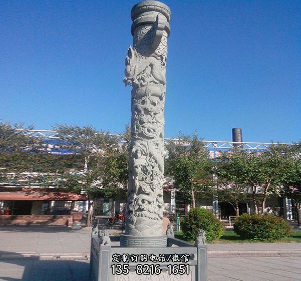 石雕龙盘柱天然青石手工雕刻广场文化浮雕龙柱