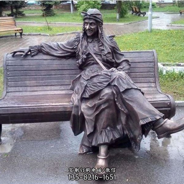 公园户外铜雕坐在长椅上的西方人物雕塑