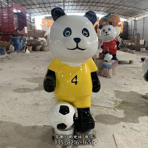 玻璃钢彩绘卡通踢足球熊猫动物雕塑 校园摆件（4）