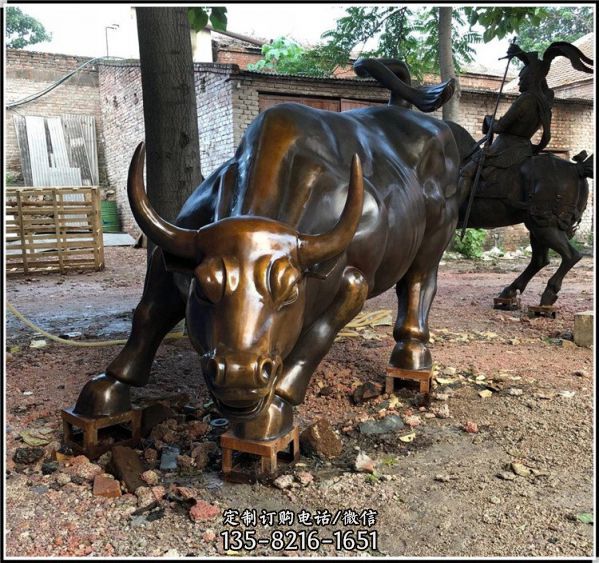 华尔街牛，铸铜铜牛雕塑