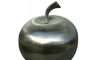 苹果之美，这是一尊抛光不锈钢制作的雕塑，作为一件全…