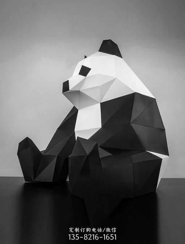 售楼部室内摆放侧坐潮流熊猫玻璃钢雕塑
