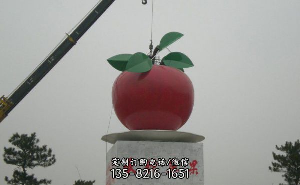 苹果雕塑，给你无尽的美好