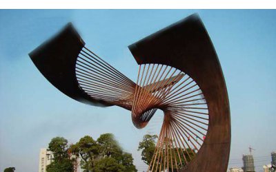 艺术雕塑——仿真老鹰折扇