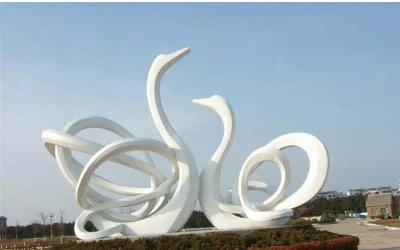 玻璃钢抽象雕塑：聆听花园中的天鹅旋律