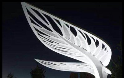 精致耐用不锈钢镂空树叶雕塑
