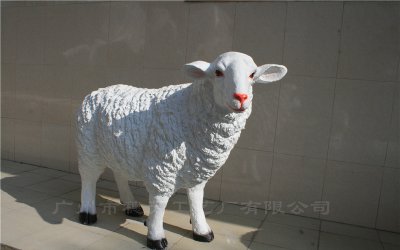 精致仿真绵羊雕塑——完美衬托草地公园
