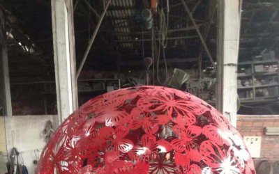 出色款式的公园不锈钢蝴蝶镂空球雕塑
