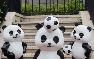 熊猫雕塑的意义：表明中国古老文化的多元性
