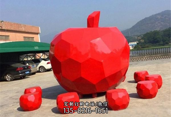 商业街户外不锈钢喷漆几何苹果雕塑