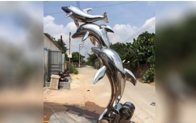 振翅高飞的不锈钢海豚雕塑