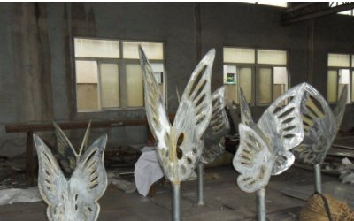 玻璃钢蝴蝶之舞：抽象室内雕塑