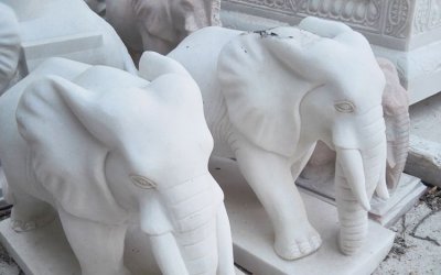 “璀璨汉白玉大象”雕塑是一件由艺术家精心雕刻的户外…