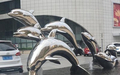海豚雕塑价格如何与内地雕塑市场相比?