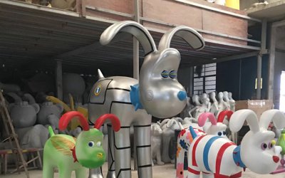 游乐场玻璃钢创意气球狗雕塑