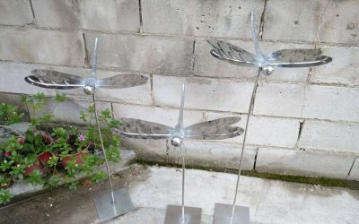 生命与流动：蜻蜓雕塑的象征意义