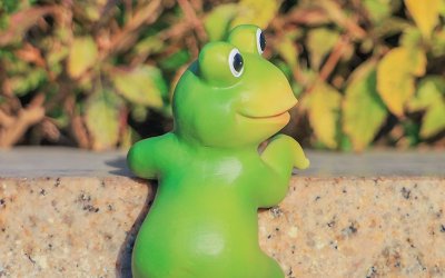 青蛙王国的传奇：村庄创意玻璃钢雕塑