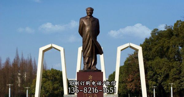 广场铜雕世界伟大领袖毛泽东雕塑