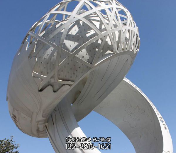 城市花园广场镂空创意不锈钢戒指雕塑