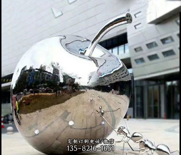 创意不锈钢镜面苹果和蚂蚁步行街景观雕塑