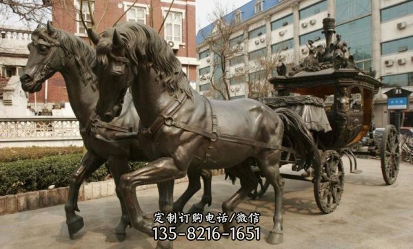 商业街区精美青铜马车雕塑