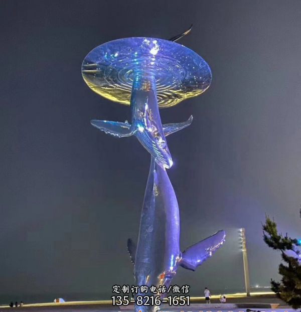 玻璃钢绘鲸——广场上的美景