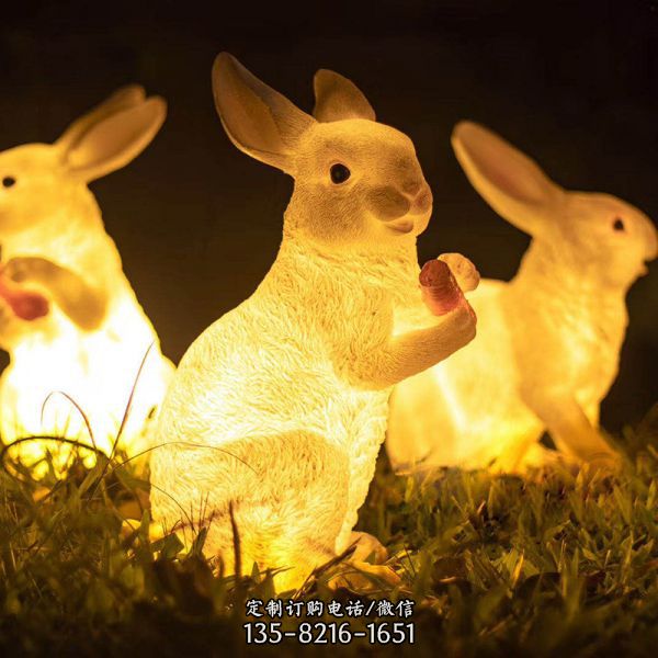 玻璃钢夜灯兔子雕塑是一件充满活力和魅力的雕塑作品。…