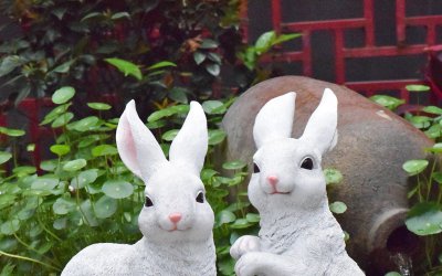玻璃钢兔子雕塑，点亮公园的爱意