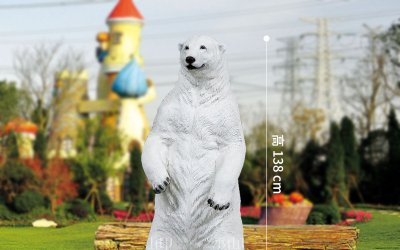 精致细腻的站立北极熊雕塑
