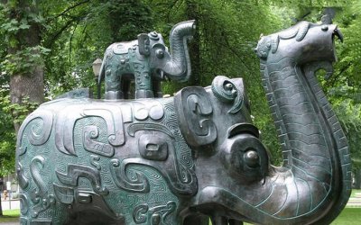 艺术青铜大象雕塑，装点景区景色