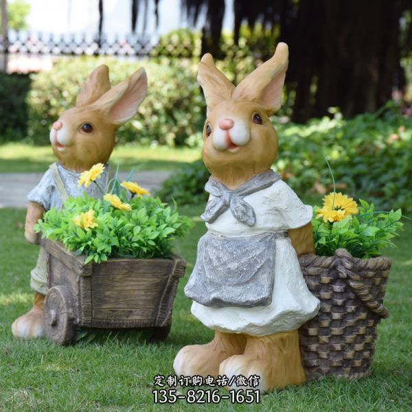 花园摆件两只带花篮的树脂兔子雕塑