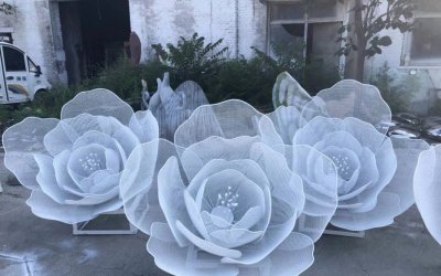 精美不锈钢镂空花朵雕塑，为您的公园增添一抹浪漫
