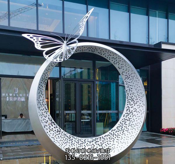 步行街酒店门口造型镂空蝴蝶不锈钢戒指雕塑