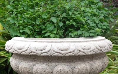 欧式古典花盆，由精心雕琢而成，它集古典与现代性的完…