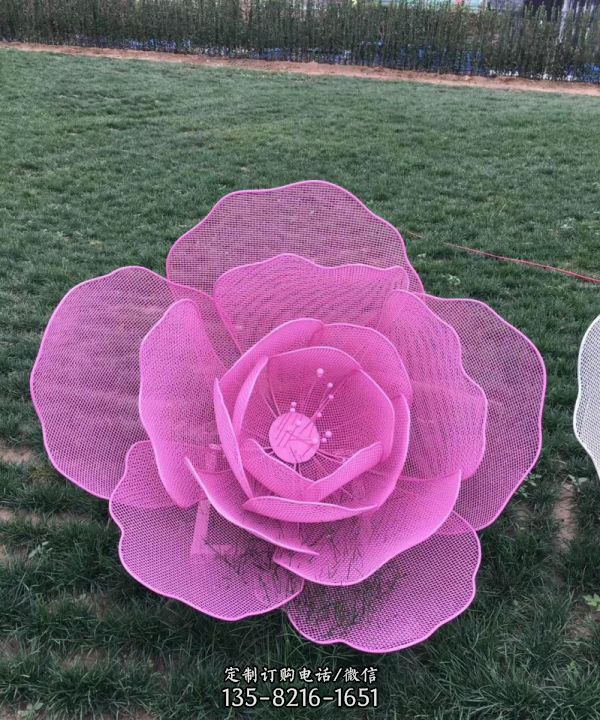 不锈钢镂空仿真粉色花朵雕塑