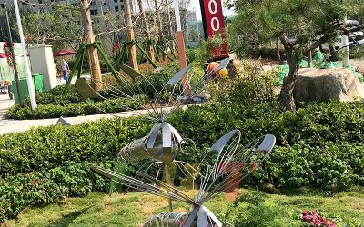镂空抽象不锈钢蜻蜓雕塑，装点公园小区花园草坪